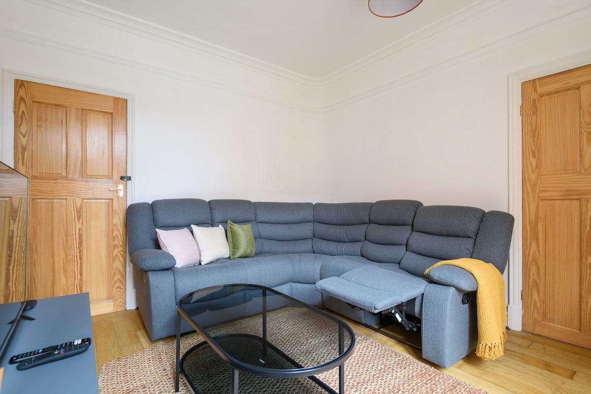 6Bedroom House with Free Parking3